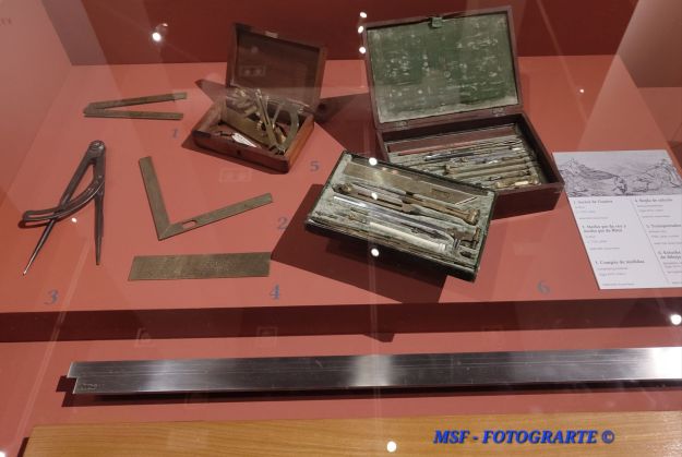 Distintos instrumentos de medida de la época.Museo Naval.